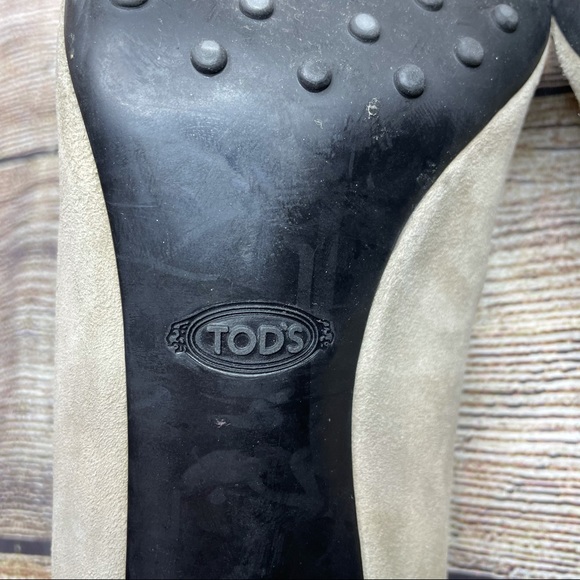 TOD'S Lingot Taupe Suede Pump - Picture 9 of 13
